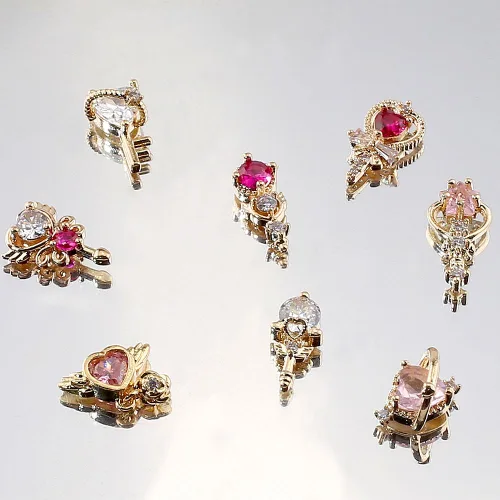 Vista 6 de 8 dijes de uñas 3D con forma de cetro de corazón y circón, estrella de lujo, diamantes de imitación para uñas, corazones brillantes, estrellas