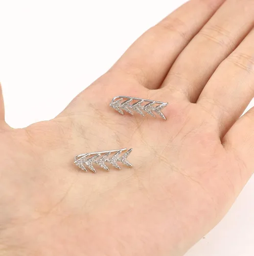 Vista 7 de Pendientes de plata de ley 925 de Sllaiss con flecha para mujer con circonita cúbica, hipoalergénicos