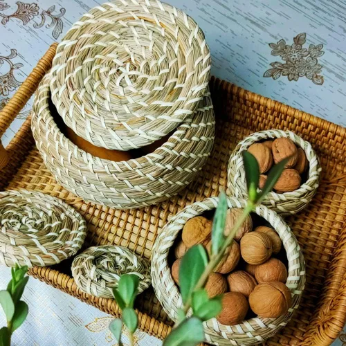Vista 3 de Ochine Cajas redondas de ratán con tapa, bandeja de mimbre multiusos tejida a mano para picnic, comida y pan, cesta de almacenamiento, cestas