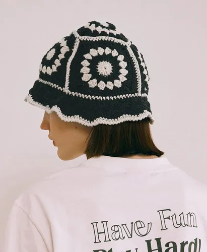 Vista 4 de Sombrero de pescador de ganchillo para mujer, tejido hecho a mano, plegable, flexible, a la moda, lindo, cómodo e informal B-Negro