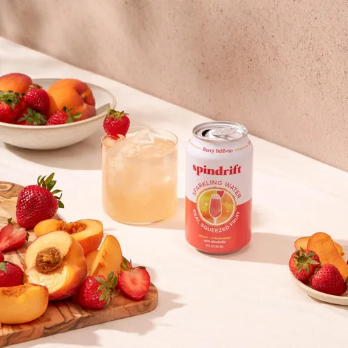 Vista 8 de Spindrift Agua con gas, sabor a bayas Belli, hecha con fruta exprimida real, latas de 12 onzas líquidas, paquete de 24 (solo 13 calorías por lata)