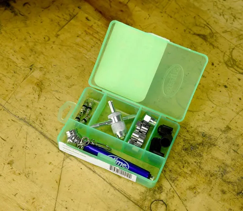 Vista 4 de Slime 2410 Mini kit de mantenimiento de neumáticos, esenciales para el cuidado de los neumáticos, compacto, juego de 14 piezas, 3.5 pulgadas