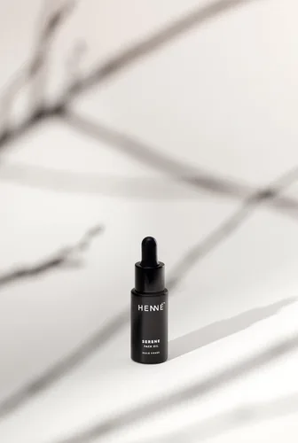 Vista 5 de Henné Organics Aceite facial Serene – Equilibrante y no comedogénico para pieles sensibles – Vegano (tamaño de viaje, 0.35 fl oz)