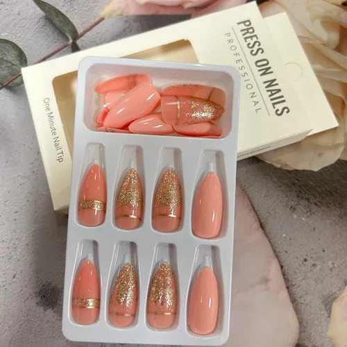 Vista 5 de TBRZTR Uñas postizas cortas ovaladas a presión de almendra, uñas postizas acrílicas artificiales con diseños de flash degradado dorado, cobertura