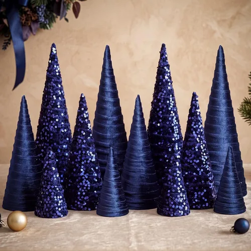 Vista 13 de Ireer 12 piezas Árboles de Navidad de terciopelo varios tamaños cono de terciopelo decoraciones modernas para interiores centro de mesa minimalista