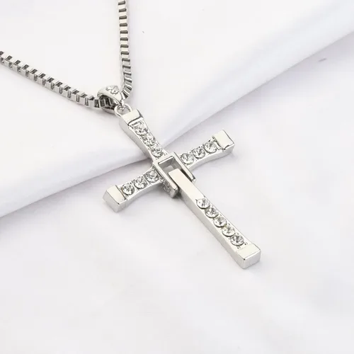 Vista 7 de KEYCHIN Collar de cruz inspirado para entusiastas de los deportes rápidos, regalo de cruz con colgante de acero de titanio, joyería periférica