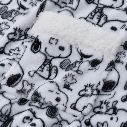Vista 5 de Berkshire Blanket Peanuts Snoopy - Bata cálida para mujer con exclusiva tela VelvetLoft y cuello Sherpa