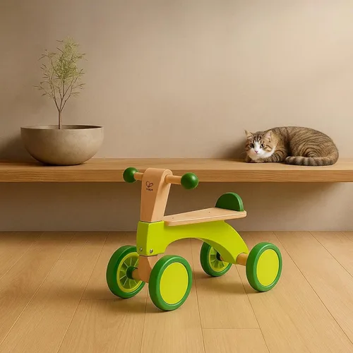 Vista 3 de Hape Scoot Around Ride On Bicicleta de madera Juguete galardonado de cuatro ruedas de madera para niños pequeños con ruedas de goma, verde