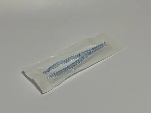 Vista 2 de Pinzas desechables estériles de 5 pulgadas, 4.921 in de longitud, envueltas individualmente, color azul transparente, paquete de 12
