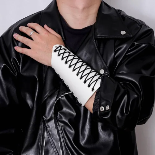 Vista 22 de MILAKOO 2 unids hombre negro cuero ancho guantelete pulsera de sujeción brazo armadura brazalete ajustable