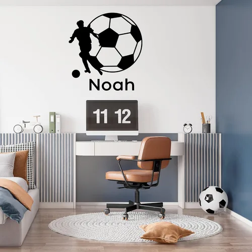 Vista 2 de Calcomanía personalizada con jugador de fútbol que pasa una pelota y una pelota enorme, decoración de fútbol de larga duración para la habitación