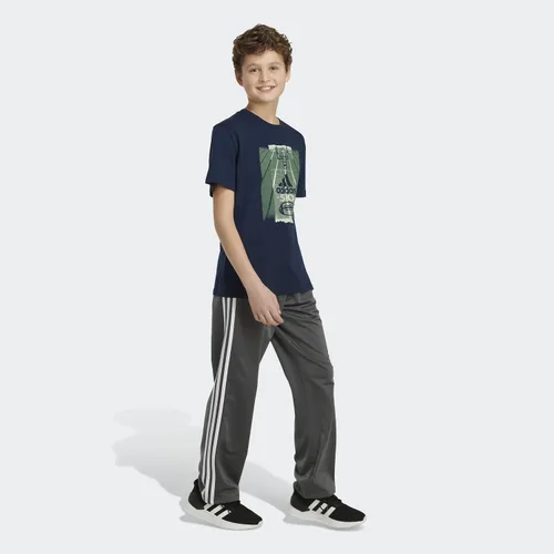 Vista 4 de adidas Boys' Short Sleeve Graphic Tee T-Shirt