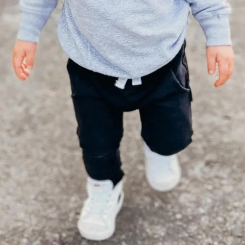 Vista 2 de AEEMCEM Pantalones de algodón para bebés y niños, pantalones de harén activos para niños, pantalones deportivos casuales con bolsillo