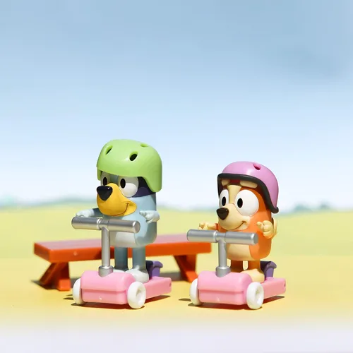 Vista 8 de Bluey Vehículo 2-Pack, 2.5-3" Bingo Figuras Articuladas - Scooter Time