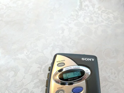 Vista 6 de SONY Reproductor de casete portátil AMFM (WM-FX241)
