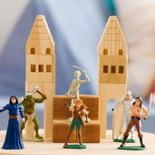 Vista 5 de Safari Ltd. Heroes and Monsters Designer TOOB - 6 mini figuras de fantasía - Juego de juguetes de fantasía para niños, niñas y niños a partir de 3