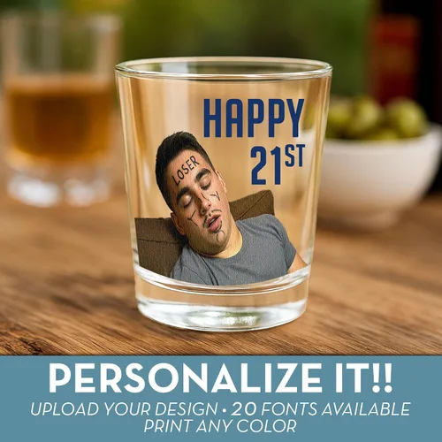 Vista 2 de Vaso de chupito personalizado para cumpleaños número 21 de 2.5oz, detalle divertido con foto personalizada, regalo de bebida personalizado