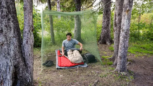 Vista 7 de Coghlan's Hiker's Rectangular Mosquito Net