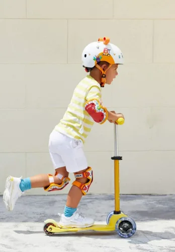 Vista 5 de Micro Kickboard Mini LED Deluxe Tres ruedas Scooter Micro de diseño suizo inclinado para dirigir Ruedas iluminadas activadas por movimiento