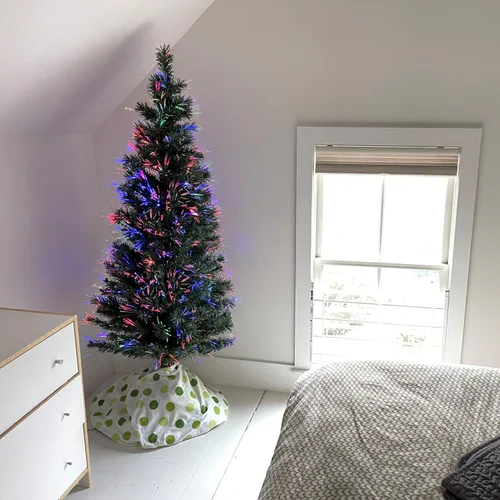 Vista 3 de Flexible Flyer Árbol de Navidad de fibra óptica preiluminado de 6 pies. Lápiz delgado multicolor LED Navidad artificial