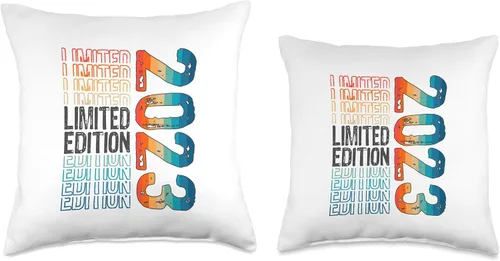 Vista 3 de Limited Edition Vintage 2023 Retro Birthday Throw Pillow