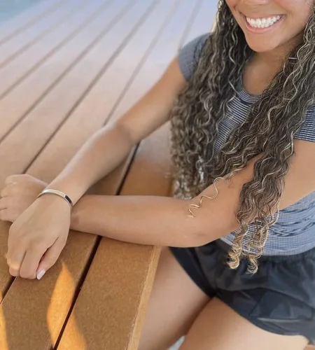 Vista 5 de Pulseras grabadas personalizadas para niñas y mujeres, regalos de joyería para hija, nieta, esposa, mamá, hermana cristiana, amigas, compañeras