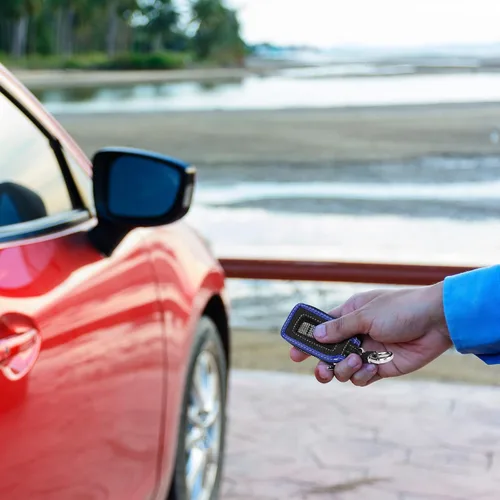 Vista 6 de Frienda 2 Piezas Funda de Llavero de Cuero para Coche, Funda para Llavero Auto, Protector Inteligente de Llavero de Coche, Azul, Cadena