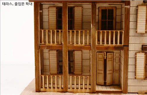 Vista 6 de DESKTOP - Kit modelo de madera Western House 1 por Young Modeler