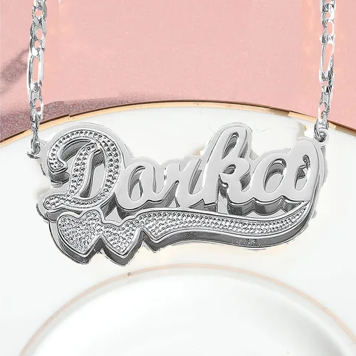Vista 4 de Drawelry Collar con nombre personalizado de dos tonos con placa de oro de 18 quilates, chapado en doble corazón, placa con dije de placa de nombre