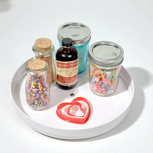Vista 2 de iDesign Lazy Susan - Organizador giratorio de plástico reciclado, colección Rosanna Pansino, 10.03 pulgadas de largo x 10.03 pulgadas de ancho x