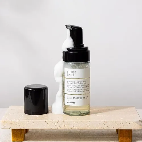 Vista 3 de Davines Líquido corporal de refuerzo de hechizos líquidos, 4.22 fl. oz.