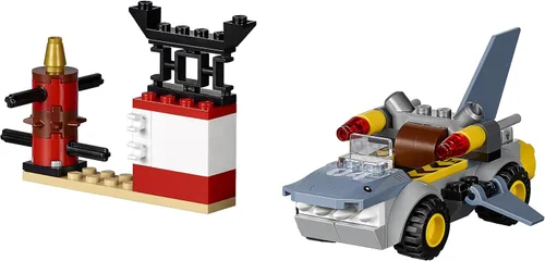 Vista 7 de LEGO Juniors Shark Attack 10739 Kit de construcción (108 piezas)