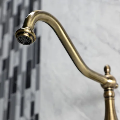 Vista 4 de Kingston Brass Heritage - Grifo de cocina de montaje en pared central de 8 pulgadas, latón antiguo