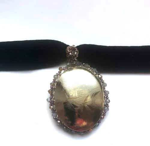 Vista 5 de EnchantedBeads Beadwoven Cameo Black Velvet Choker Necklace