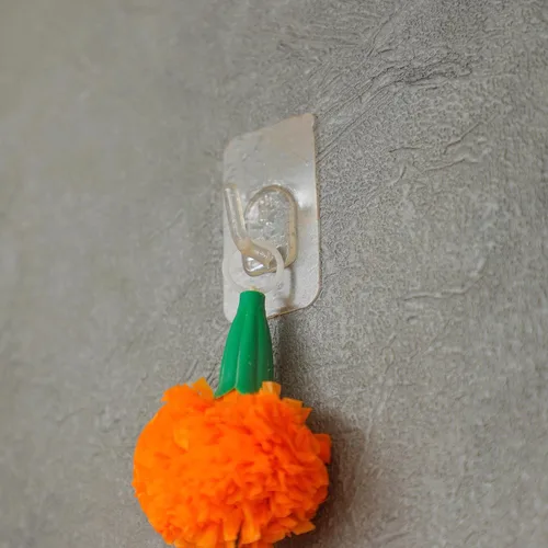 Vista 5 de Desi Favors Guirnaldas de caléndula naranja de 6 pies Guirnalda de flores artificiales Decoración de boda india Hosuewarming, guirnaldas