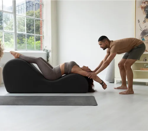 Vista 4 de Avana Chakra Yoga Chaise - 2 reposacabezas ajustables y asas con correas ajustables, micro terciopelo/microbucle, negro y gris
