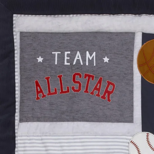 Vista 7 de NOJO Team All Star - Juego de ropa de cama de 4 piezas para cuna, color azul marino, gris y azul claro, fútbol, béisbol, fútbol y baloncesto