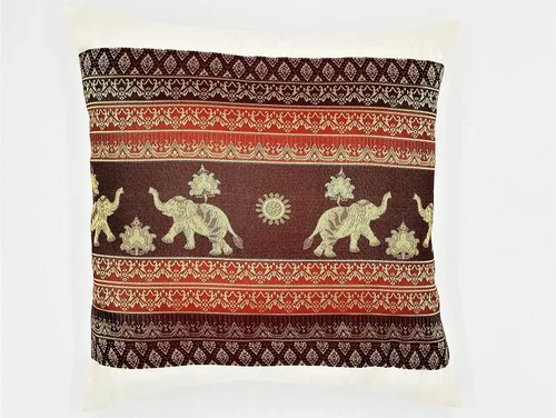 Vista 7 de Fundas de almohada decorativas hechas de seda tailandesa. Bordadas con estampado floral y pequeñas, fundas de almohada de elefantes reales (negro)