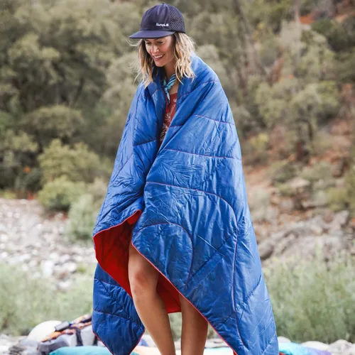 Vista 9 de Rumpl Backcountry Puffy Blanket - Llevando comodidad a lugares incómodos, aislamiento de poliéster 100% reciclado, ligera, empacable, resistente al