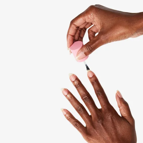 Vista 4 de Olive & June Fortalecedor de uñas Sana y acondiciona uñas débiles y quebradizas Hasta un 77% de aumento en la fuerza Previene la descamación
