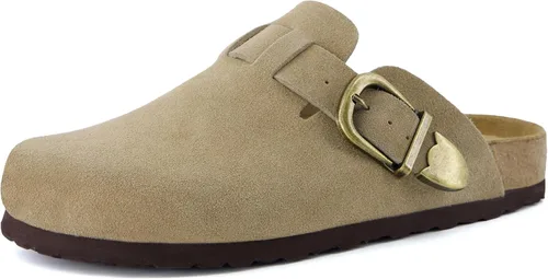 Vista 8 de CUSHIONAIRE Hamlet Zuecos de gamuza de cuero genuino para mujer, zapatos sin cordones con correa de hebilla de metal detallada y plantilla de espuma