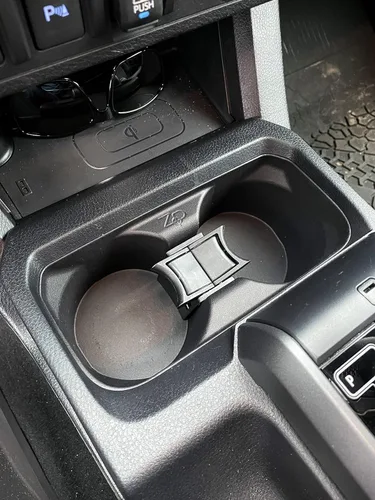 Vista 8 de Portavasos de gran tamaño para Toyota Tacoma de 3ª generación (2016-2023) Reemplazo de portavasos de plástico moldeado para Tacoma – Negro