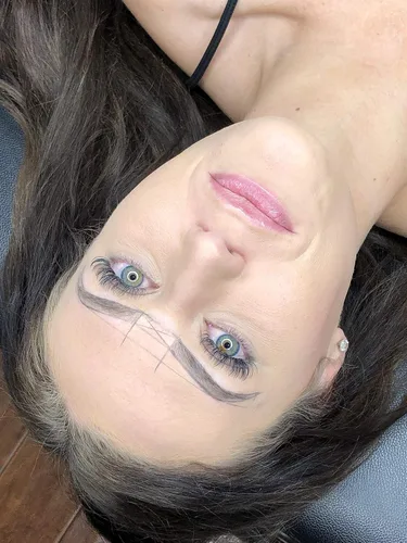 Vista 3 de MADLUVV Mapping String – Cuerda de mapeo de cejas preentintada negra para microblading y PMU – Herramienta profesional de mapeo de cuerdas de grado