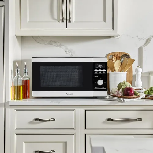 Vista 2 de Panasonic Horno de microondas, 1,3 pies cúbicos 1100W de encimera con sensor Genius de cocción y descongelamiento automático - NN-SD67LS
