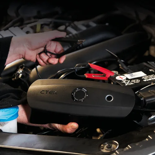Vista 4 de CTEK CS Free®, cargador de batería portátil de 12 V, cargador 4 en 1 con cargador de batería de alta tecnología, para automóvil, teléfono