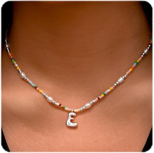 Vista 19 de Ritach - Regalos de Navidad para nietas, adolescentes y niñas, collar con inicial de perlas de colores claros, collar con dije de burbuja dorada