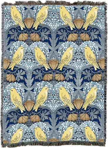 Vista 4 de Pure Country Weavers C.F.A. Voysey - Manta azul con diseño de pájaros y bayas, para manualidades y manualidades, manta tejida de algodón, fabricada