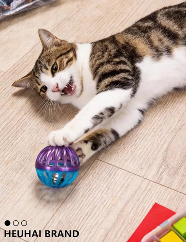Vista 4 de Paquete de 10 bolas de plástico interactivo para gatos para gatitos