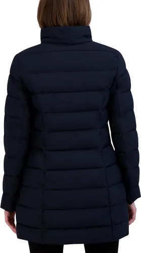 Vista 6 de Laundry by Shelli Segal Chaqueta acolchada elástica para mujer, abrigo largo de invierno con capucha de piel sintética