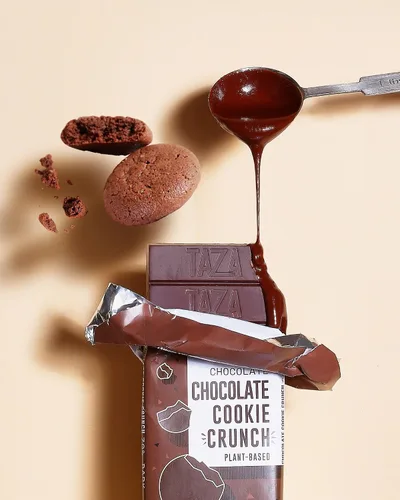 Vista 4 de Taza Chocolate Barras orgánicas suaves y crujientes 70% molidas a piedra, galletas de chocolate crujientes de 2.5 onzas (10 unidades), veganas